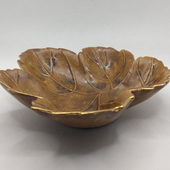 Leaf-Shaped Brown Ceramic Dish - Picture 2 of 7